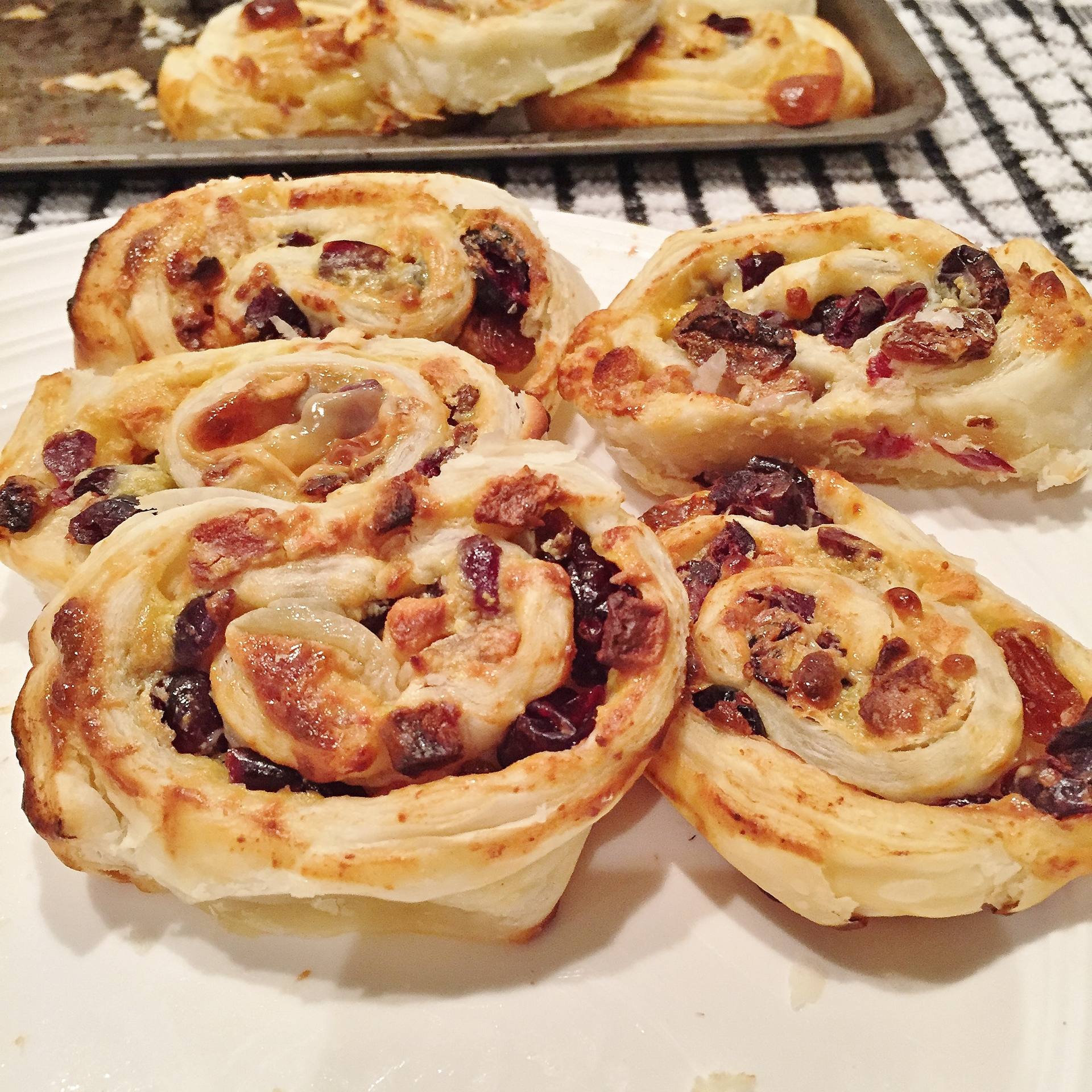 Brie and cranberry pinwheel4