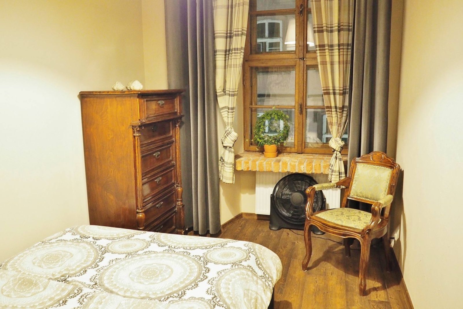 Emma Victoria Stokes Krakow Old Town Apartment Bedroom 2