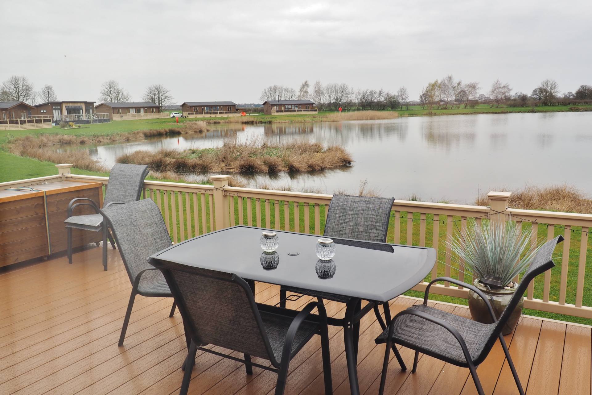 EmmaVictoriaStokesWoodwardLakesAndLodgesDoncasterDecking Emma